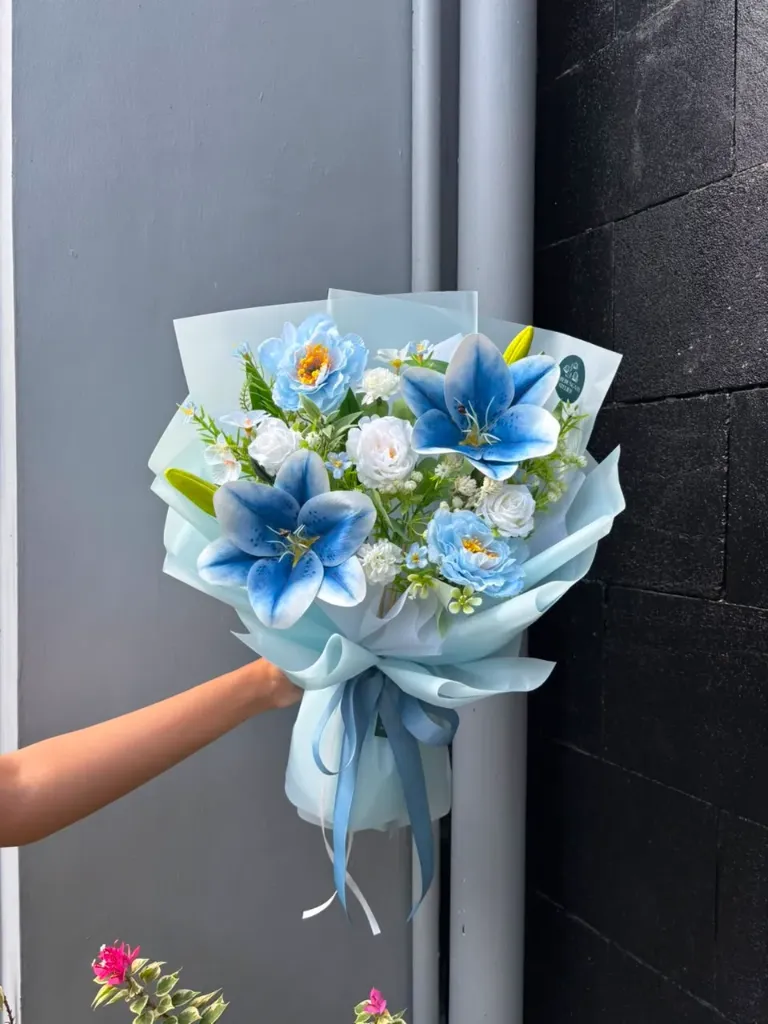 Luna Artificial Bouquet